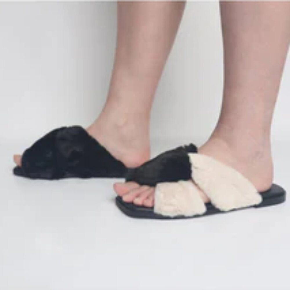 NIP Vivienne Hu Criss Cross Faux Fur Slippers Indoor Outdoor Slides Wmn's 7.5–8